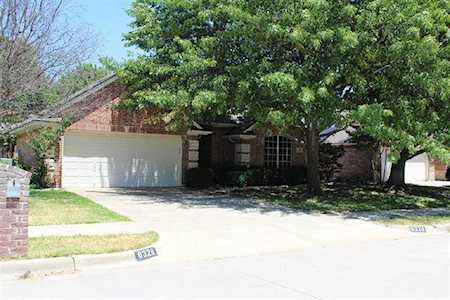 8328 Estandarte Court Benbrook, TX 76126
