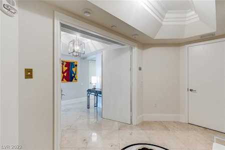 2777 Paradise Rd #2301 Las Vegas, NV 89109