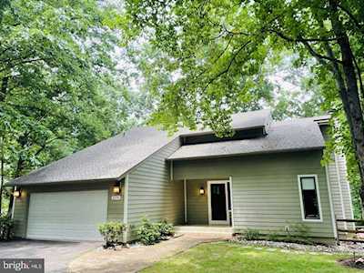 2276 Quartermaster Ln Reston, VA 20191