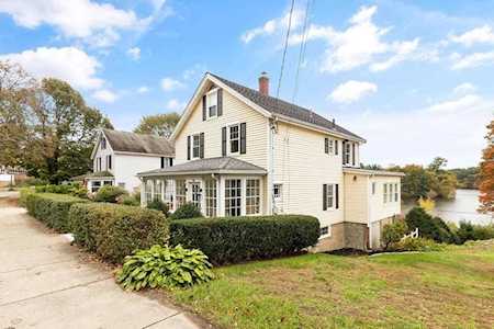 741 Main St Wakefield, MA 01880