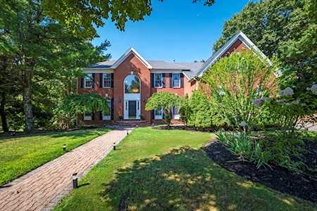 41 Skyview Ter North Andover, MA 01845