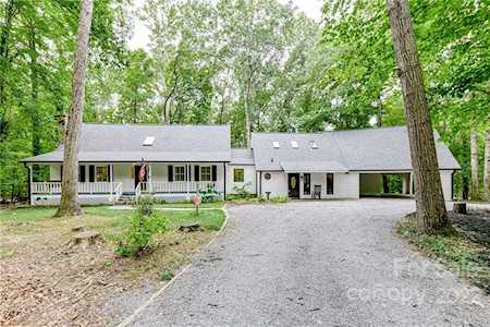 3900 Forest Lawn Dr Matthews, NC 28104