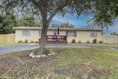 9239 Honeywell Road Lake Worth, FL 33467