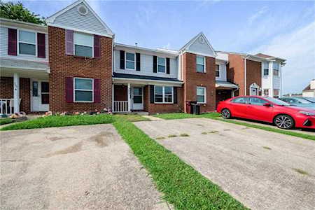 302 Nottaway Ct Chesapeake, VA 23320
