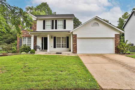 3487 Summerlyn Dr St Louis, MO 63129