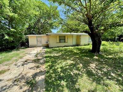 509 Pettit Drive Newark, TX 76071