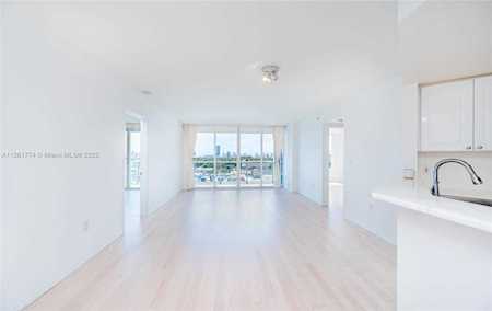 1800 Sunset Harbour Dr #1003 Miami Beach, FL 33139