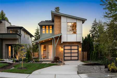 12407 NE 107th Place Kirkland, WA 98033
