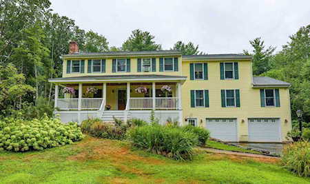 31 Wilshire Dr Londonderry, NH 03053