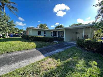 1701 NE 8th Ave Fort Lauderdale, FL 33305