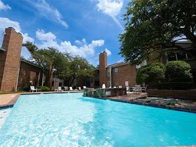 1104 Riverchase Lane #206 Arlington, TX 76011