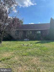423 Wall St Gibbstown, NJ 08027