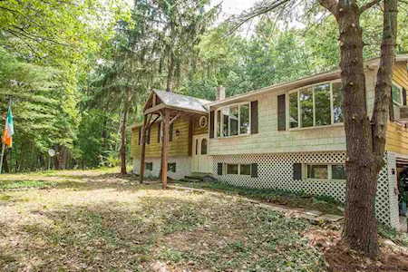 66 Meyers Rd Kingston, NY 12401