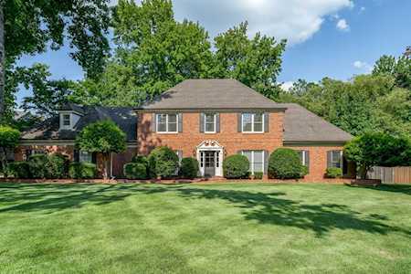 8634 Ravencliff Cv Germantown, TN 38138