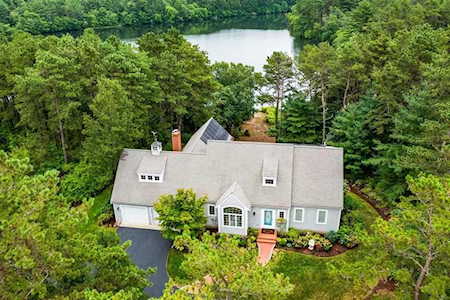 21 Pond Edge Trl Wareham, MA 02571