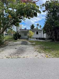 212 189th St Sunny Isles Beach, FL 33160