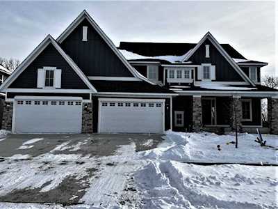 6995 Lucy Ridge Lane Chanhassen, MN 55317