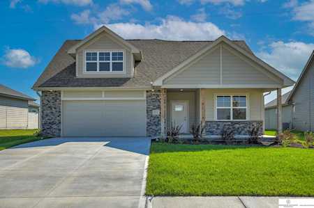 10113 S 180 Avenue Circle Omaha, NE 68136