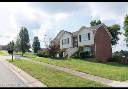 121 Midway Dr Mt Washington, KY 40047