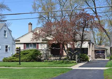 612 E Oakton St Arlington Heights, IL 60004