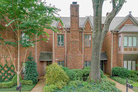 482 E Racquet Club Pl Memphis, TN 38117