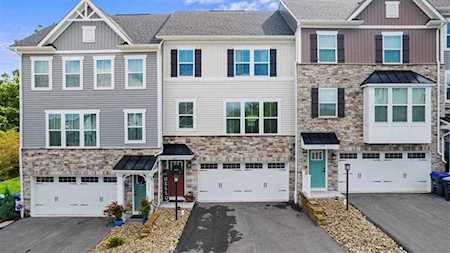 113 Moyer Hill Dr Cranberry Township, PA 16066