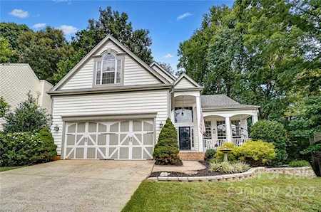102 Lyman Oak Ct Fort Mill, SC 29715
