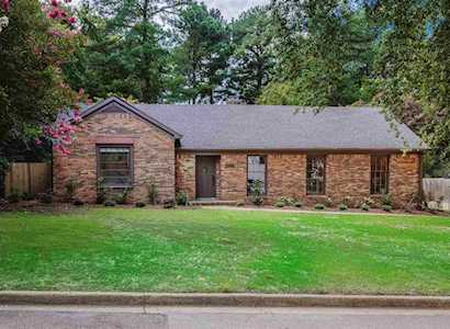 1765 Elmhurst Dr Germantown, TN 38138