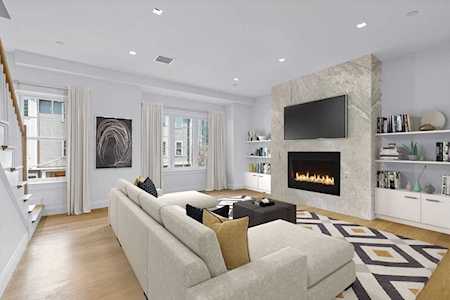 21 Crowninshield Rd #17 Brookline, MA 02446