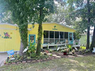 584 Oceanside Dr. Surfside Beach, SC 29575