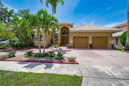 1522 NW 182nd Way Pembroke Pines, FL 33029