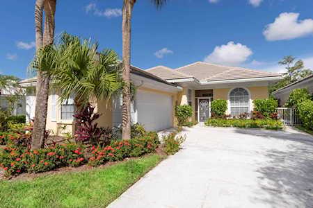 8568 Doverbrook Drive Palm Beach Gardens, FL 33410