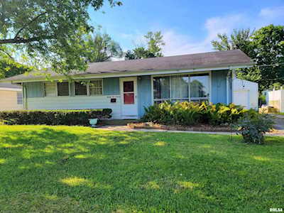 2616 W Flint St Peoria, IL 61604