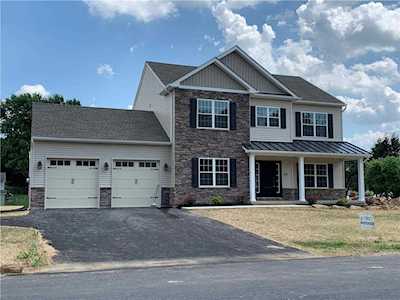 505 Round Table Dr Nazareth, PA 18064