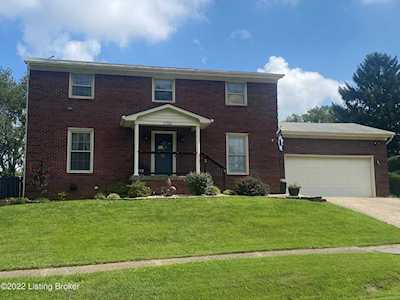 7703 Sunbury Ln Louisville, KY 40220