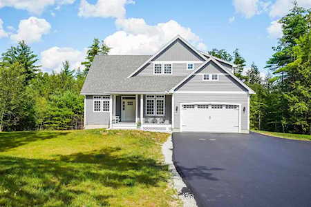 4 Jewitt Ln Amherst, NH 03031
