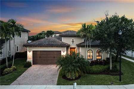8820 Watercrest Cir W Parkland, FL 33076
