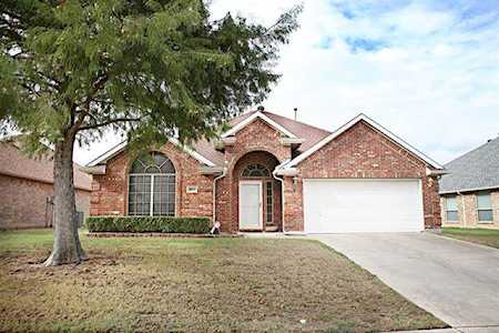 5033 Roundtree Court Haltom City, TX 76137