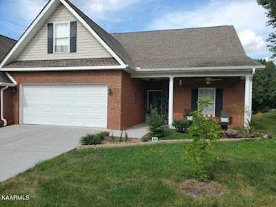 7010 Winter Oaks Way Knoxville, TN 37918