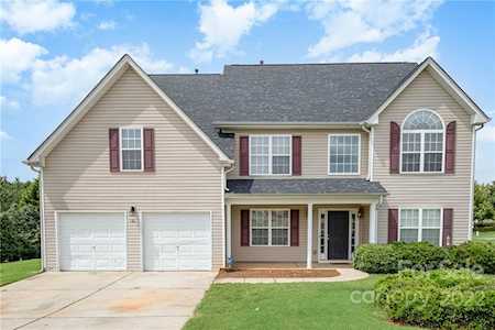 186 Almora Loop Mooresville, NC 28115