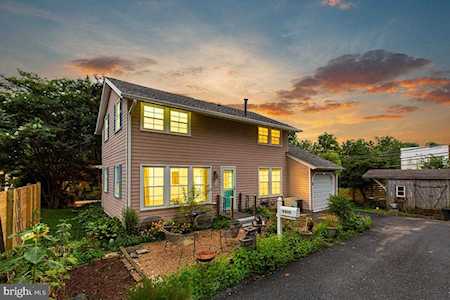 9400 Hale Place Silver Spring, MD 20910