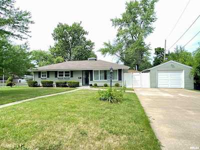 2104 N Windermere Ave Peoria, IL 61604