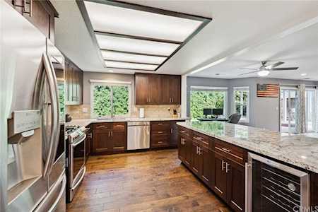 1068 Robertson Dr Escondido, CA 92025