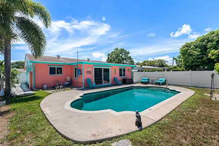 231 SW 9th Avenue Boynton Beach, FL 33435