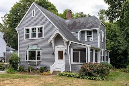 10 Commonwealth Ave Shrewsbury, MA 01545