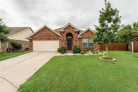 6017 Meadowglen Drive Denton, TX 76226