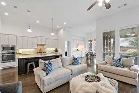 6613 Manzano Street Mckinney, TX 75070