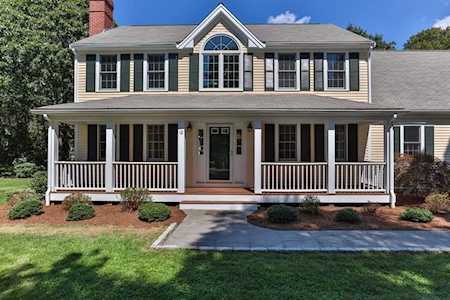 12 Alexander Dr Yarmouth, MA 02675