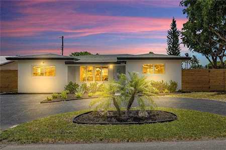 850 SE 1st Ave Pompano Beach, FL 33060