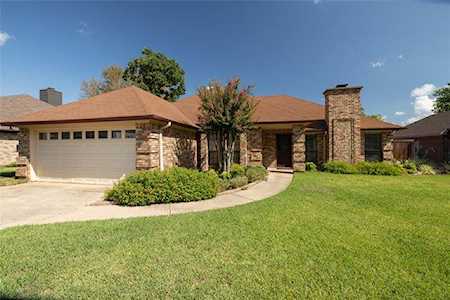 7537 Woodhaven Drive North Richland Hills, TX 76182